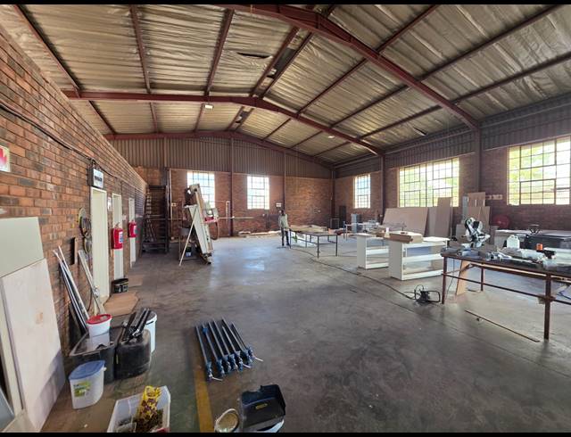 300M² WAREHOUSE TO LET IN ALRODE